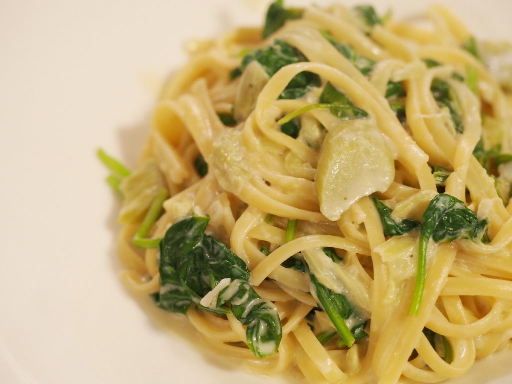 Pasta mit Rhabarber und Spinat