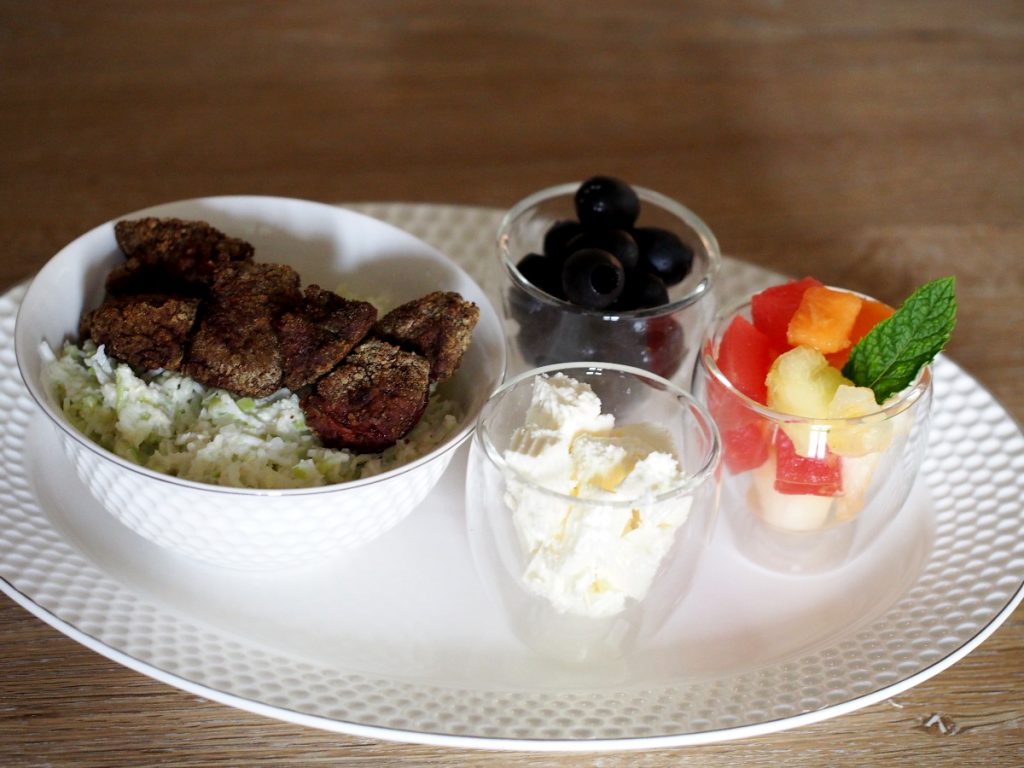 Leber auf Krautsalat