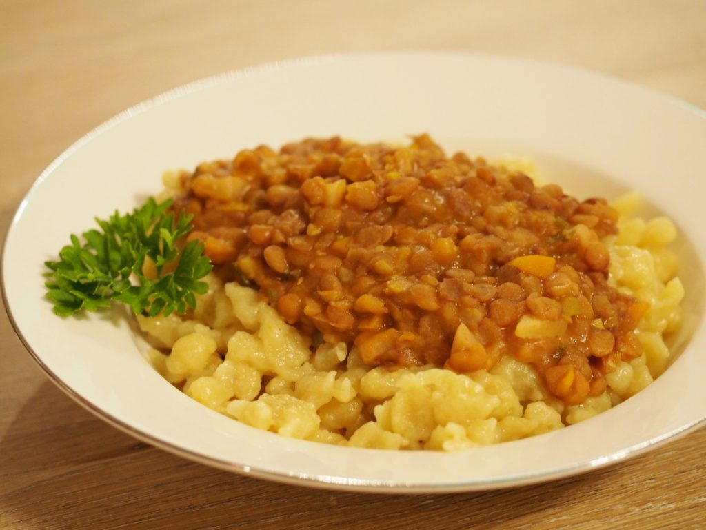 Linsen und Spätzle
