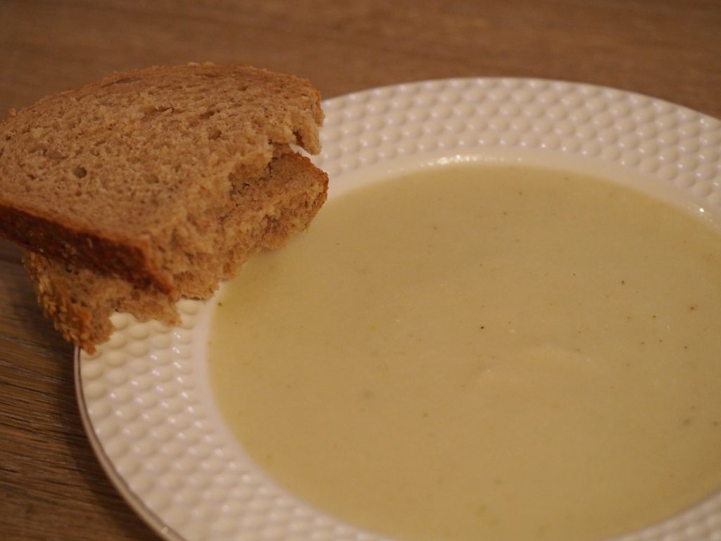 Blumenkohlsuppe mit Parmesan