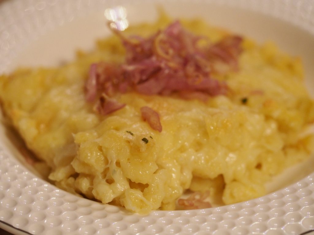 klassische Käsespätzle