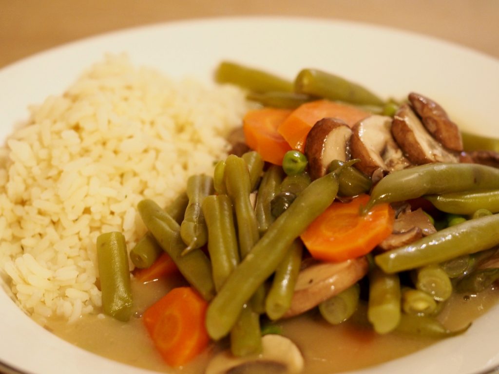 Gemüse Frikassee mit Champignons und grünen Bohnen