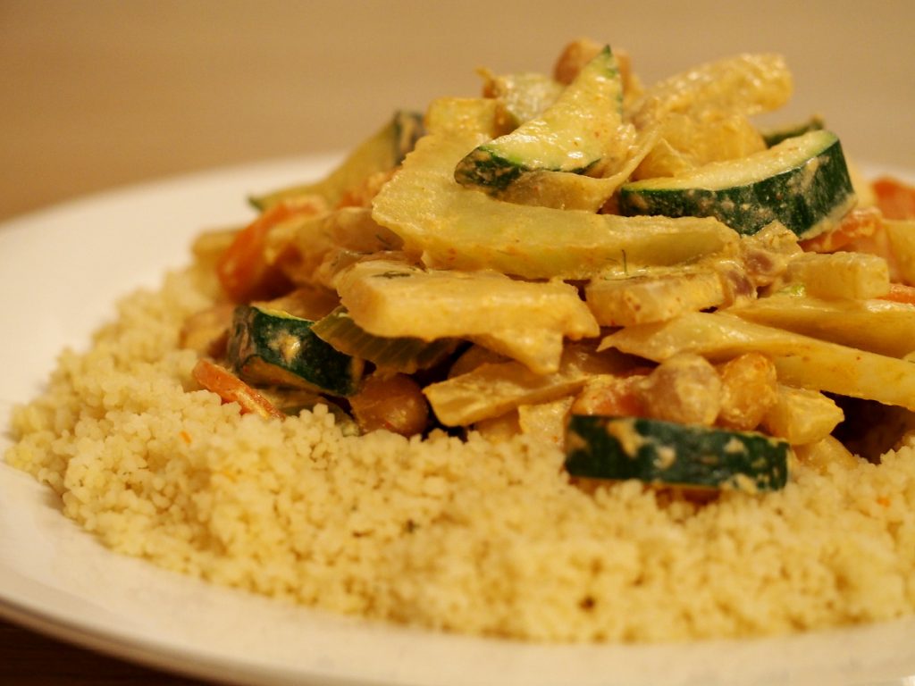 Curry mit Fenchel und Couscous