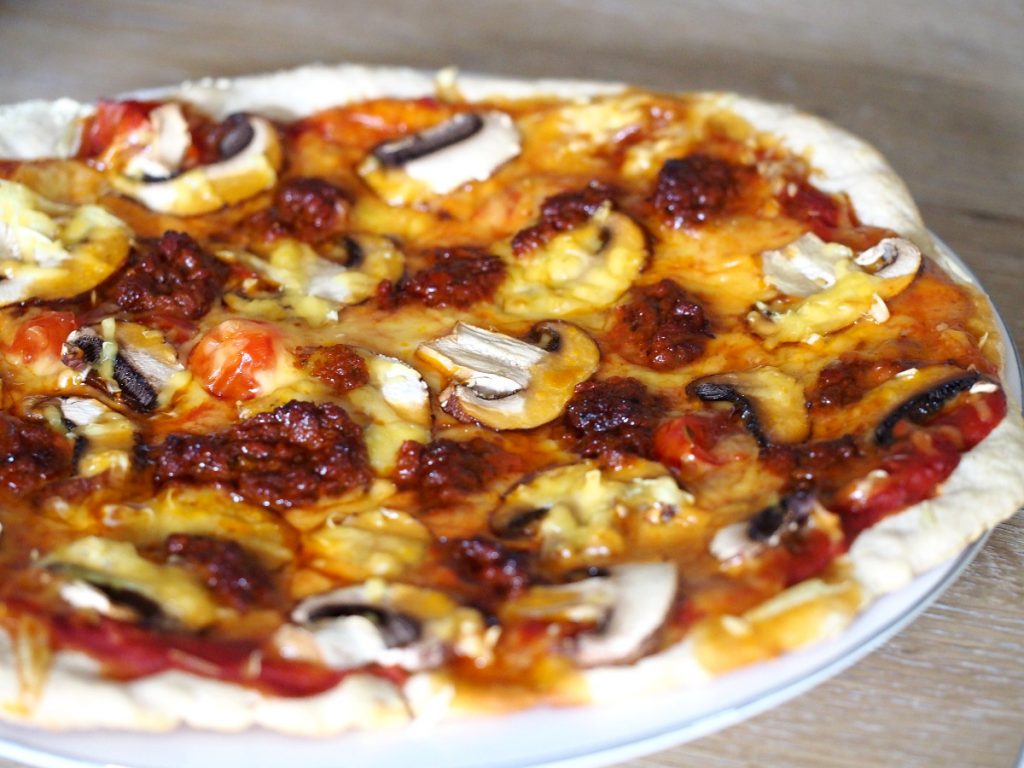 Pizza Funghi aus Sauerteig