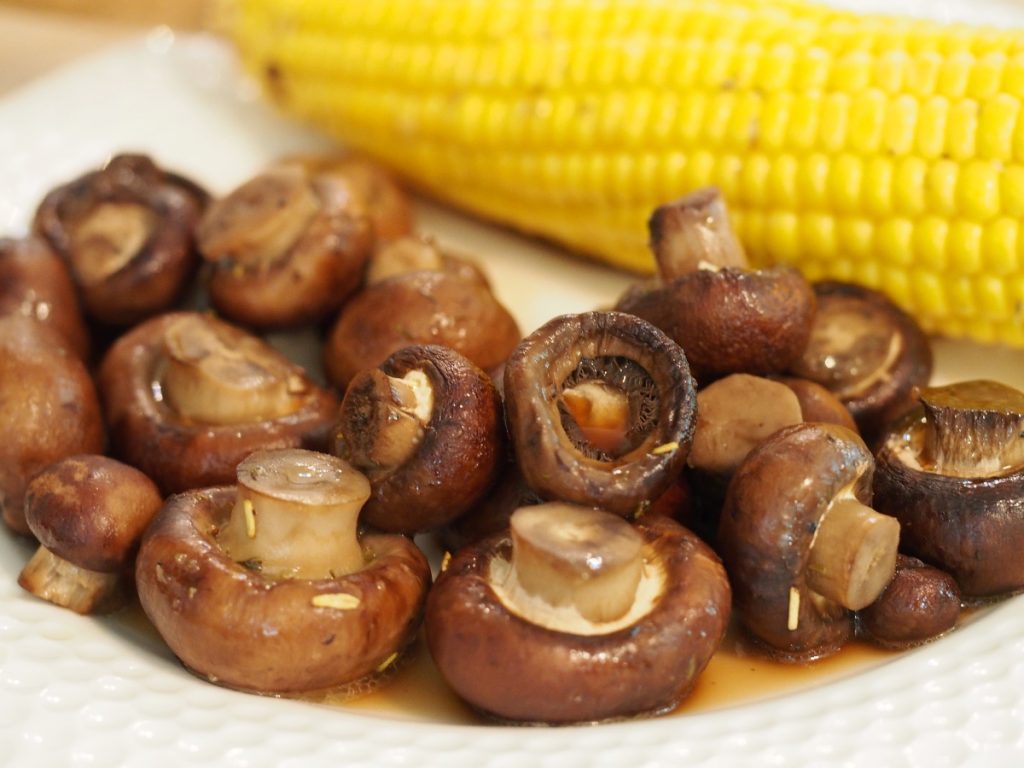 Mais mit Champignons