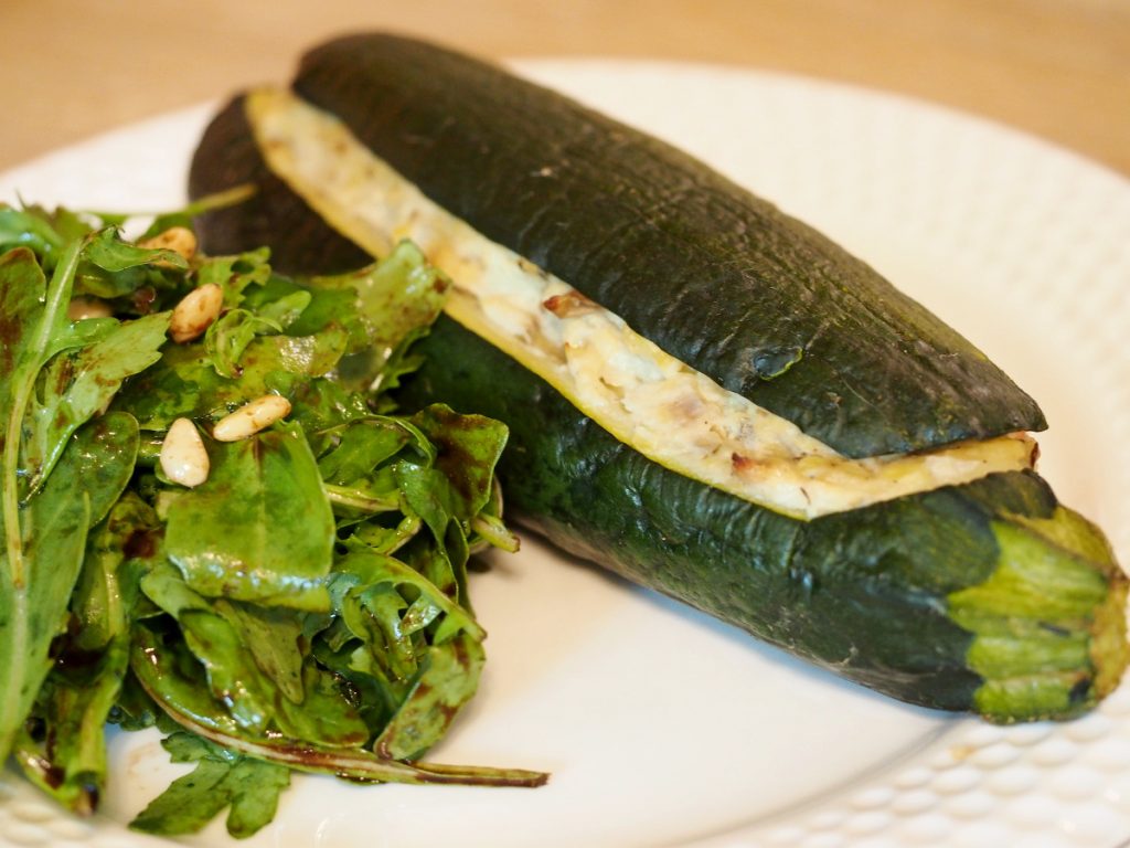 Gefüllte Zucchini
