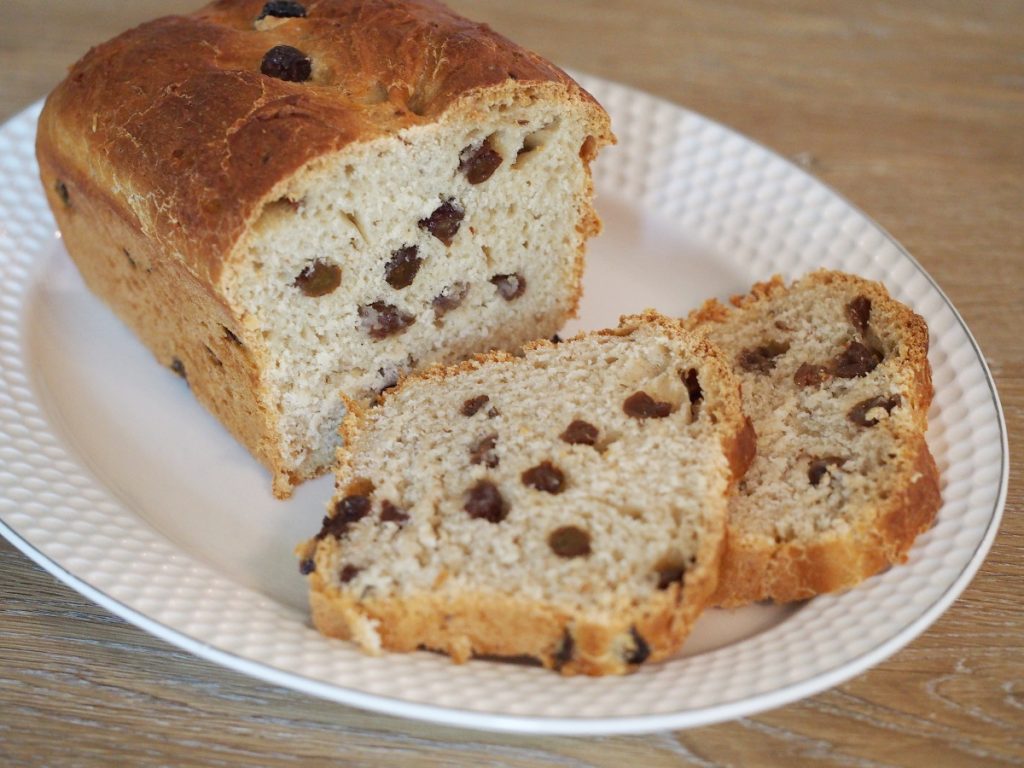 Rosinenbrot aus Sauerteig
