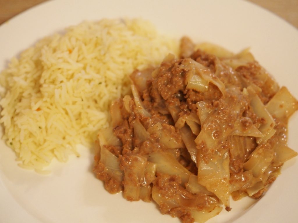 vegane Kohl-Hack Pfanne mit Reis