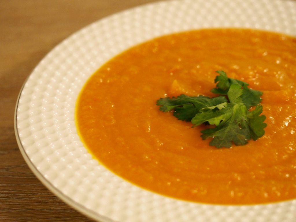 Kürbissuppe mit Koriander und Ingwer