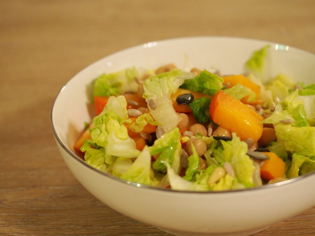 Salat mit Kaki