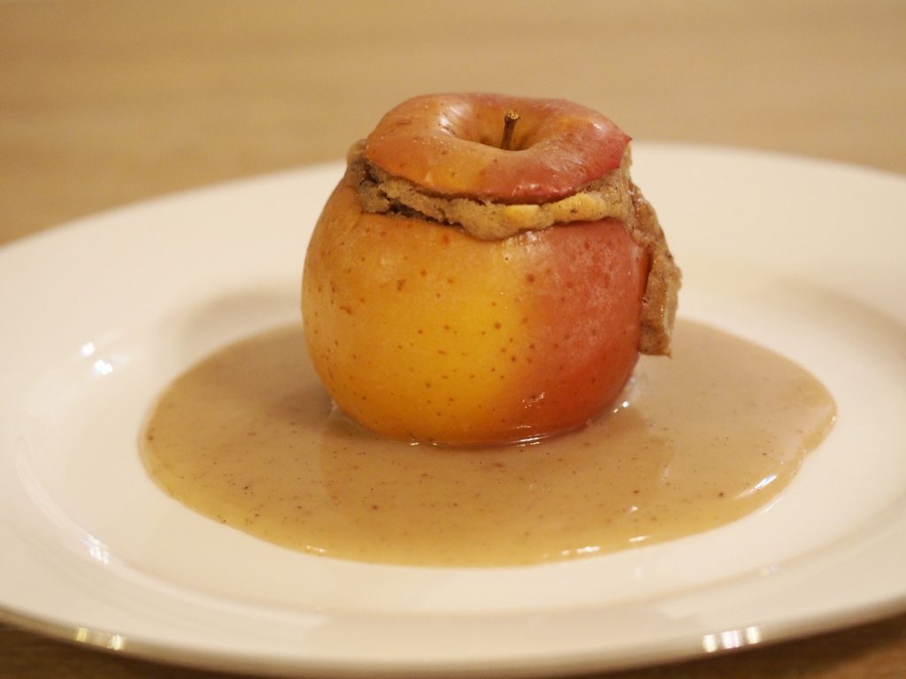 Bratapfel mit Marzipanfüllung