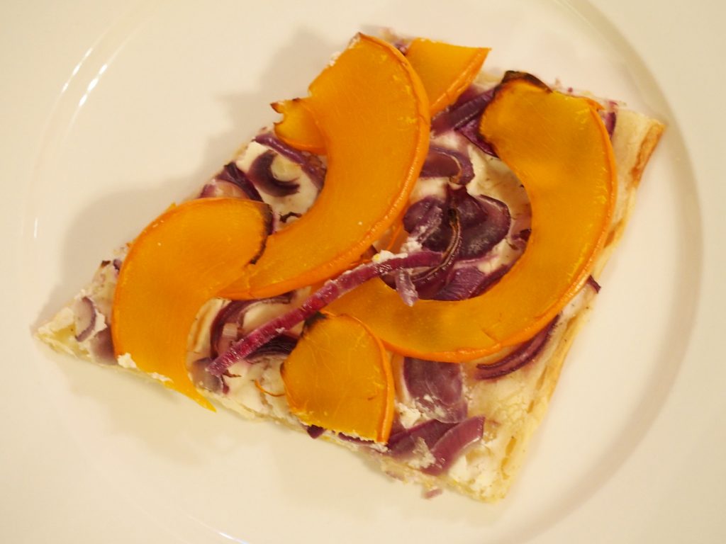Ein klassischer Kürbisflammkuchen
