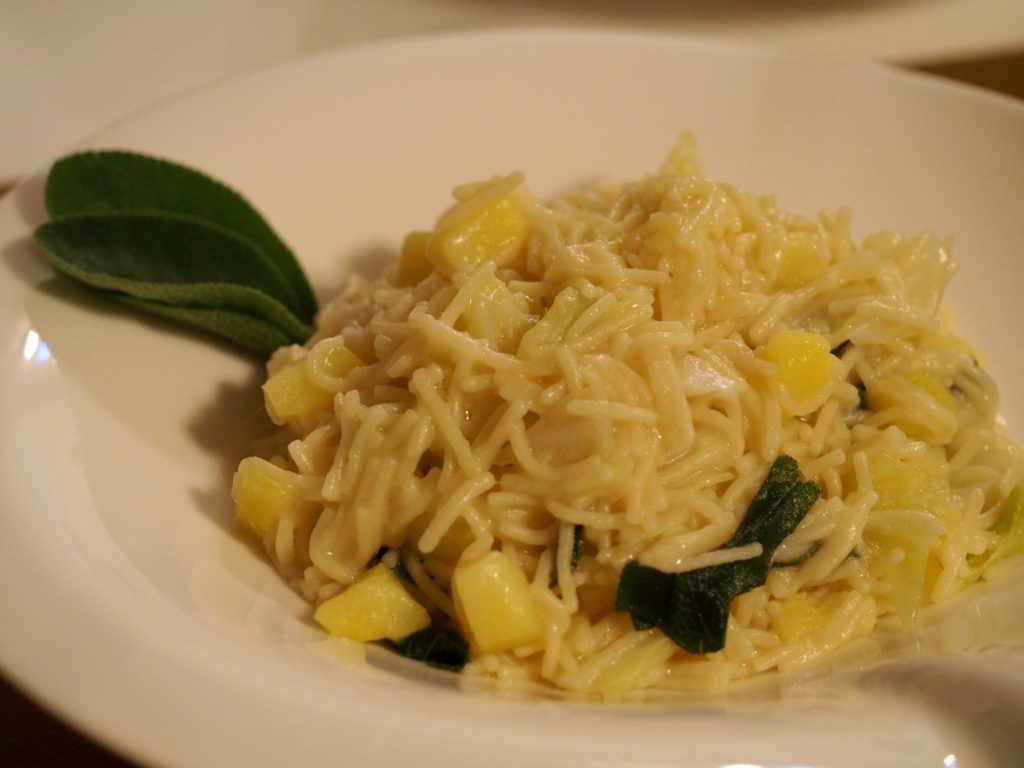 Eine Portion der Pasta Valtellina auf einem Teller