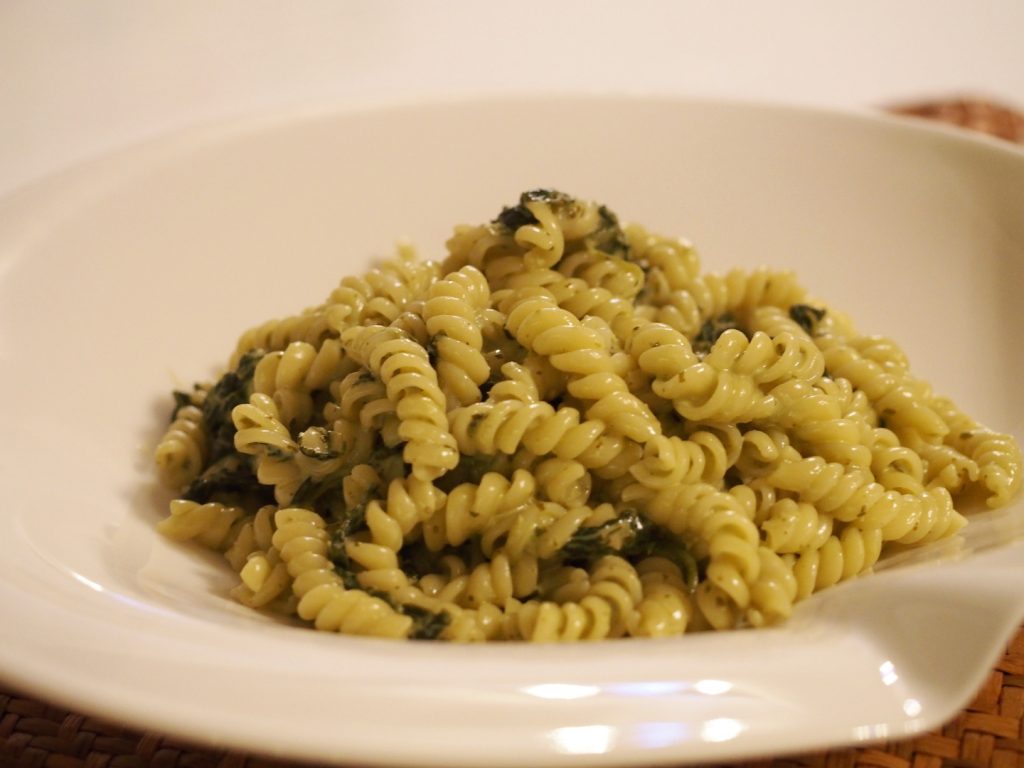 Pasta mit Spinat und Pesto