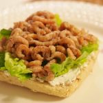 Ein Krabbenbrötchen