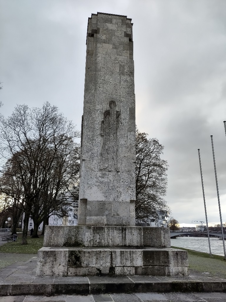 Das Schwal-Denkmal zum Gedenken der Gefallenen während der beiden Weltkriege
