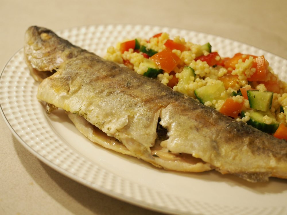 Gebratene Forelle mit Hirse-Salat (2 Portionen) | Bunte Küchenabenteuer