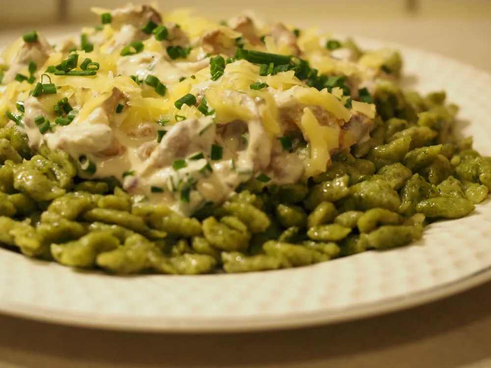 Spinatspätzle mit Pfifferlingen und Bergkäse (5 Portionen)