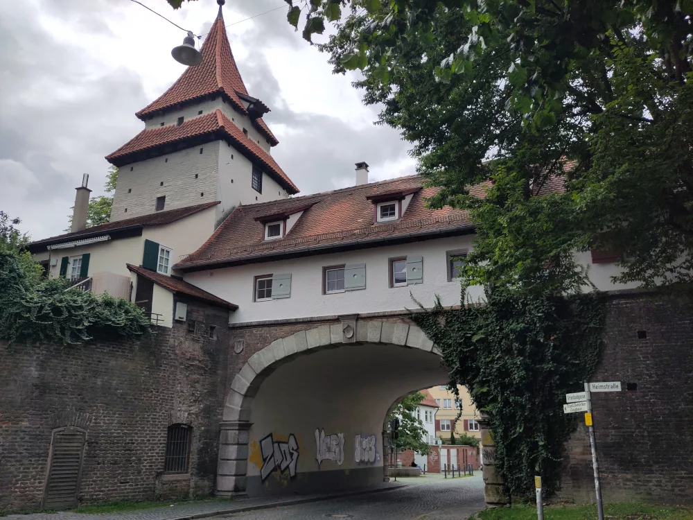 Ulm: Seelturm oder Zundelturm, Zundeltor und der Griesbadbrunnen