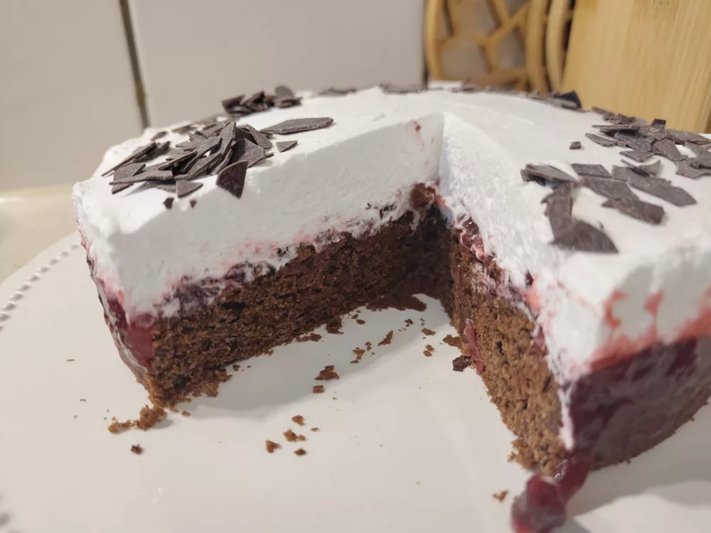 Der angeschnittene Kuchen.