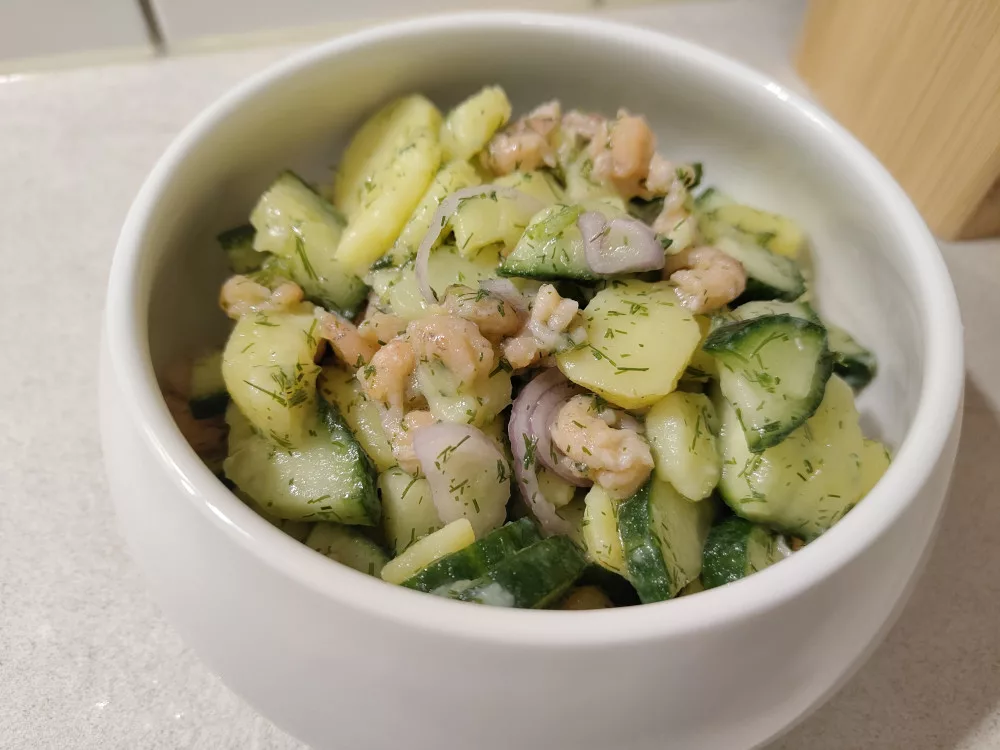 Kartoffel-Gurken Salat mit Nordseekrabben (4 Portionen)